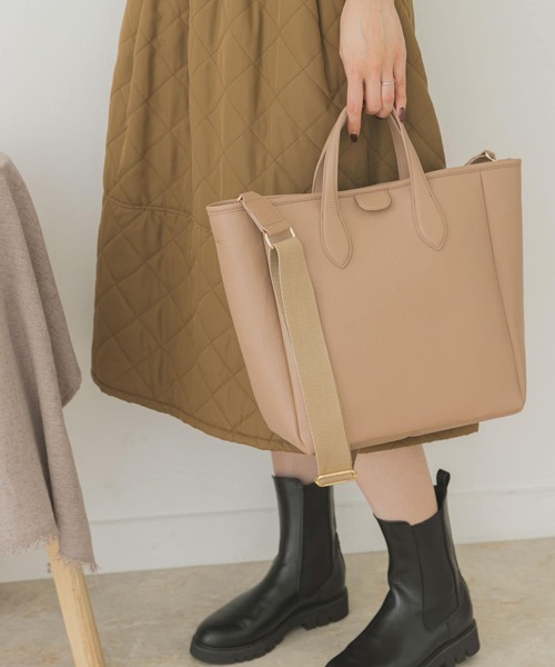 RODE SKO（ロデスコ）の「テープショルダースクエアトートバッグ『Lsize』（トートバッグ・レディース・ブラック/ベージュ・ONE）」の10枚目の写真