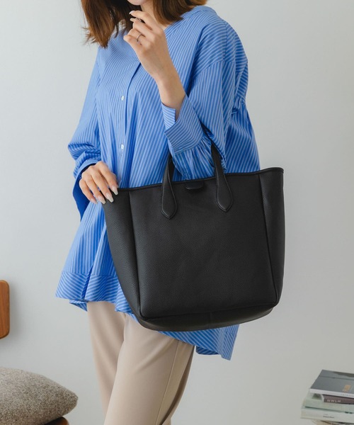 RODE SKO（ロデスコ）の「テープショルダースクエアトートバッグ『Lsize』（トートバッグ・レディース・ブラック/ベージュ・ONE）」の14枚目の写真