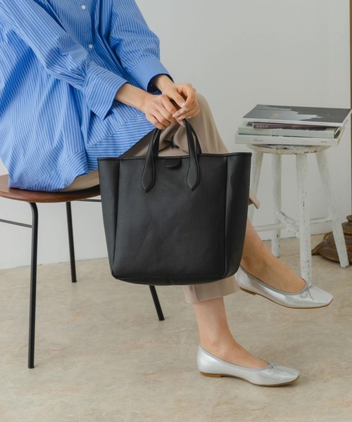 RODE SKO（ロデスコ）の「テープショルダースクエアトートバッグ『Lsize』（トートバッグ・レディース・ブラック/ベージュ・ONE）」の15枚目の写真