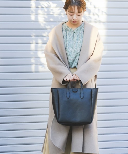 RODE SKO（ロデスコ）の「テープショルダースクエアトートバッグ『Lsize』（トートバッグ・レディース・ブラック/ベージュ・ONE）」の21枚目の写真