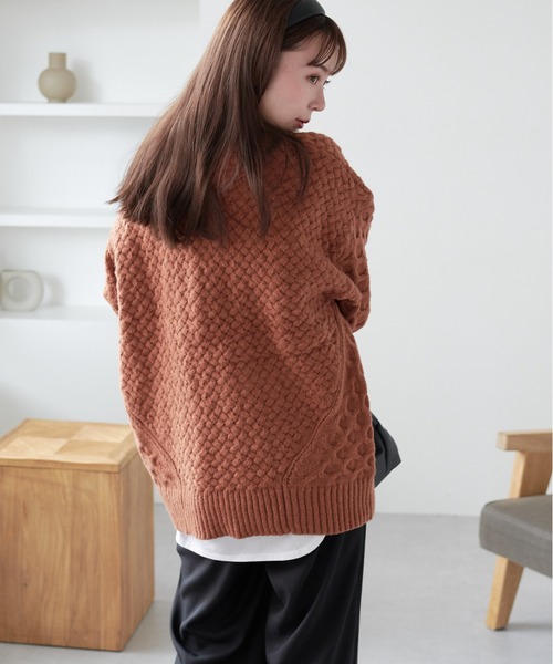 ECRIRE（エクリール）の「ドロップショルダーざっくり編みニット（ニット/セーター・レディース・ピンク/ブラウン/ベージュ・M/L）」の10枚目の写真