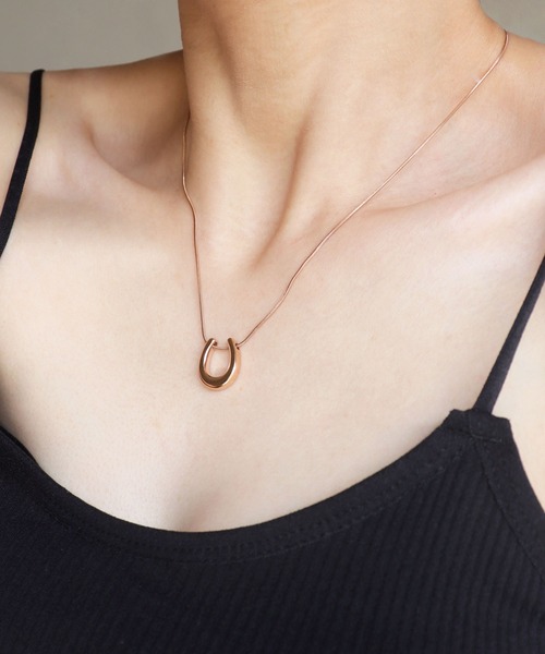 金属アレルギー対応ぷっくりホースシューステンレスネックレス