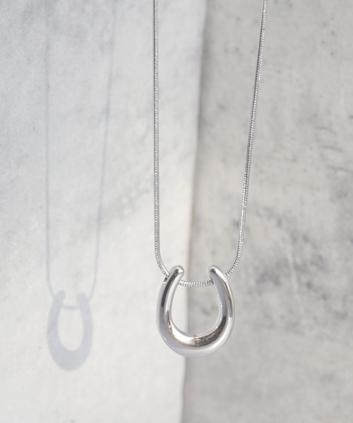 金属アレルギー対応ぷっくりホースシューステンレスネックレス
