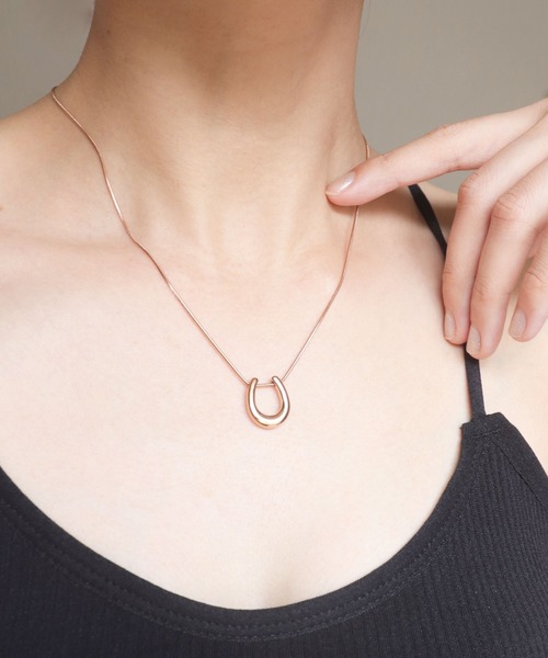 金属アレルギー対応ぷっくりホースシューステンレスネックレス