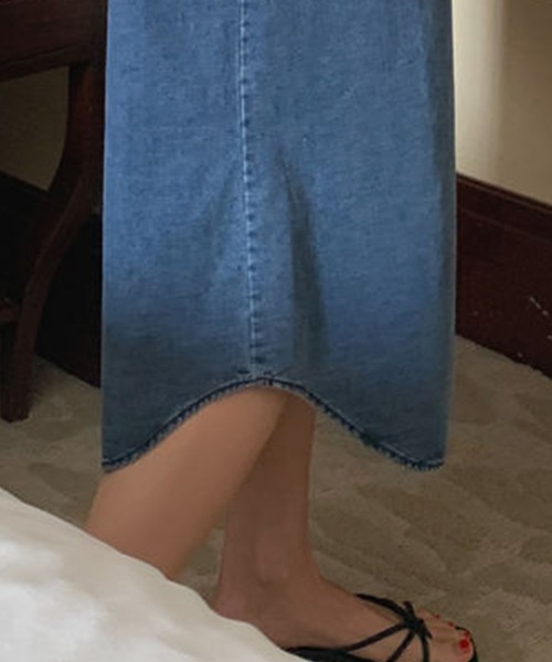 DAY CLOSET(デイ クローゼット)の「【ドラマ衣装提供】レディース ボックスプリーツデニムロングシャツワンピース(シャツワンピース・レディース・ブルー・ONE SIZE)」の13枚目の写真