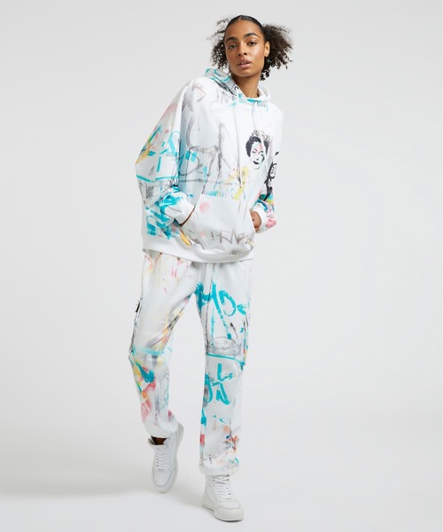 Guess（ゲス）の「GUESS X BRANDALISED(R) WITH GRAFFITI BY BANKSY Queen Graffiti Hoodie（パーカー・レディース・ホワイト系その他・ONE SIZE）」の5枚目の写真