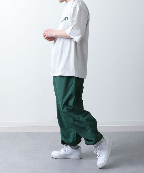 ZIP FIVE（ジップファイブ）の「【ZIP FIVE】【ユニセックス】ナイロンテック バルーンワイドパンツ（その他パンツ・メンズ・ブラック/イエロー/オリーブ/チャコール/パープル/ベージュ/オフホワイト/オレンジ/ダークグリーン・SMALL/LARGE/MEDIUM）」の21枚目の写真