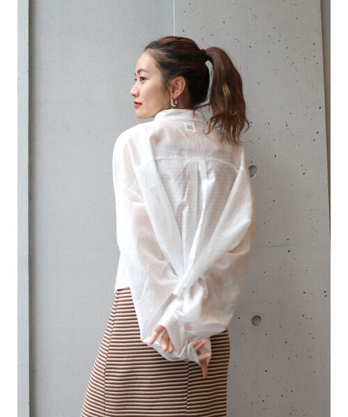 Ungrid（アングリッド）の「【WEB限定】シアーショートシャツ（シャツ/ブラウス・レディース・ブラウン/グリーン/ピンク/オフホワイト・FREE）」の11枚目の写真