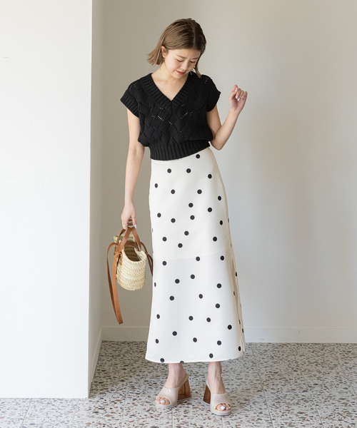 U by SPICK&SPAN（ユーバイスピックアンドスパン）の「柄アミニットベスト（ニット/セーター・レディース・ブラック/ベージュ/ブルー・FREE）」の5枚目の写真