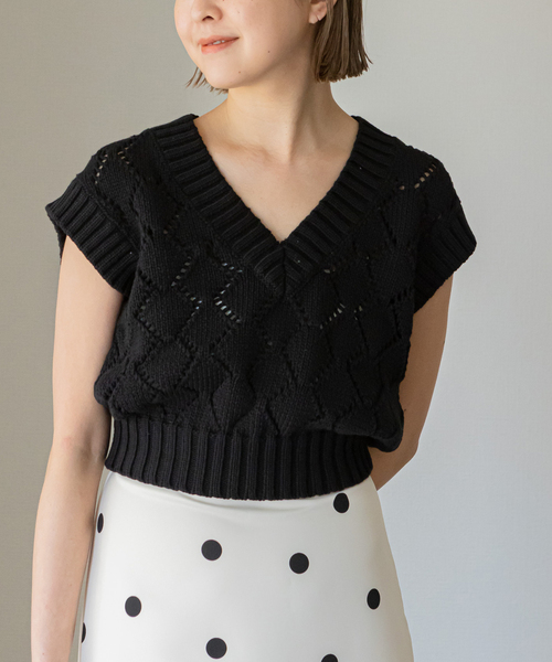 U by SPICK&SPAN（ユーバイスピックアンドスパン）の「柄アミニットベスト（ニット/セーター・レディース・ブラック/ベージュ/ブルー・FREE）」の8枚目の写真