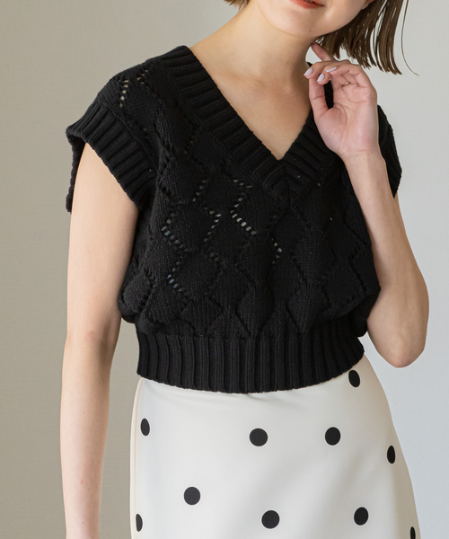 U by SPICK&SPAN（ユーバイスピックアンドスパン）の「柄アミニットベスト（ニット/セーター・レディース・ブラック/ベージュ/ブルー・FREE）」の9枚目の写真