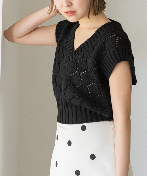 U by SPICK&SPAN（ユーバイスピックアンドスパン）の「柄アミニットベスト（ニット/セーター・レディース・ブラック/ベージュ/ブルー・FREE）」の10枚目の写真