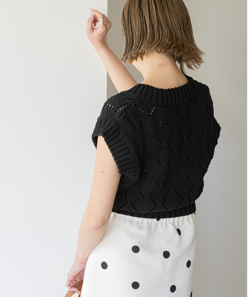 U by SPICK&SPAN（ユーバイスピックアンドスパン）の「柄アミニットベスト（ニット/セーター・レディース・ブラック/ベージュ/ブルー・FREE）」の12枚目の写真