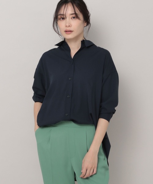 Elura(エルーラ)の「アイロンいらずシャツチュニック(シャツ/ブラウス・レディース・ホワイト/ネイビー/ダークネイビー・LARGE/SMALL/MEDIUM)」の2枚目の写真