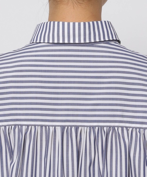 Elura(エルーラ)の「アイロンいらずシャツチュニック(シャツ/ブラウス・レディース・ホワイト/ネイビー/ダークネイビー・LARGE/SMALL/MEDIUM)」の20枚目の写真