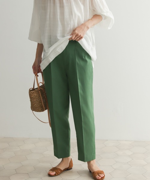 URBAN RESEARCH DOORS（アーバンリサーチドアーズ）の「『UR TECH Smart Linen Touch』 後ろゴムテーパードパンツ（その他パンツ・レディース・ブラック/グリーン・MEDIUM）」の15枚目の写真