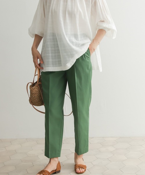 URBAN RESEARCH DOORS（アーバンリサーチドアーズ）の「『UR TECH Smart Linen Touch』 後ろゴムテーパードパンツ（その他パンツ・レディース・ブラック/グリーン・MEDIUM）」の20枚目の写真