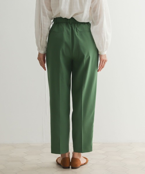 URBAN RESEARCH DOORS（アーバンリサーチドアーズ）の「『UR TECH Smart Linen Touch』 後ろゴムテーパードパンツ（その他パンツ・レディース・ブラック/グリーン・MEDIUM）」の18枚目の写真