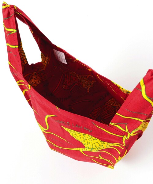 BEAMS PLUS（ビームスプラス）の「DALE HOPE × BEAMS PLUS / 別注 Cotton Bag Papale Lau Niu（トートバッグ・メンズ・ブルー/レッド・ONE SIZE）」の7枚目の写真