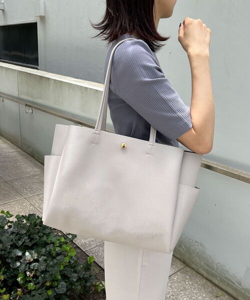 OPAQUE.CLIP(オペークドットクリップ)の「◆【軽量/A4サイズ対応】合皮A4サイズトートバッグ(トートバッグ・レディース・ブラック/グレー/ベージュ・00)」の8枚目の写真