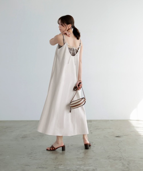 STYLE DELI（スタイルデリ）の「背面リボン麻混キャミワンピース（ワンピース・レディース・オートミール/チョコ・01/02）」の8枚目の写真