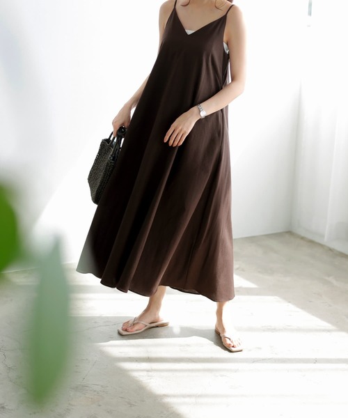 STYLE DELI（スタイルデリ）の「背面リボン麻混キャミワンピース（ワンピース・レディース・オートミール/チョコ・01/02）」の14枚目の写真