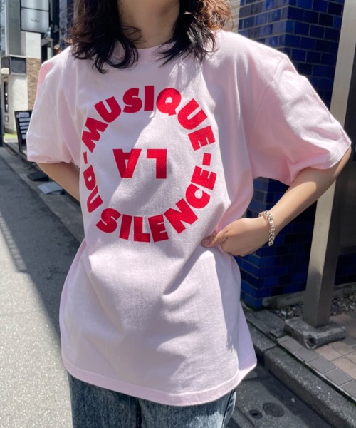 mi via loca(ミヴィアロカ)の「UNITED ATHLE MUSIQUE Tシャツ 【MV-011】(Tシャツ/カットソー・レディース・ライトピンク/オフホワイト/スミクロ・MEDIUM/LARGE)」の18枚目の写真