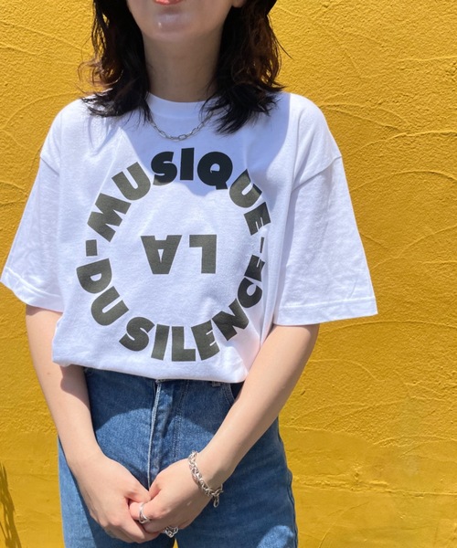 mi via loca(ミヴィアロカ)の「UNITED ATHLE MUSIQUE Tシャツ 【MV-011】(Tシャツ/カットソー・レディース・ライトピンク/オフホワイト/スミクロ・MEDIUM/LARGE)」の5枚目の写真
