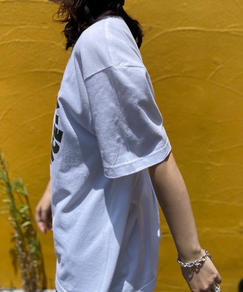 mi via loca(ミヴィアロカ)の「UNITED ATHLE MUSIQUE Tシャツ 【MV-011】(Tシャツ/カットソー・レディース・ライトピンク/オフホワイト/スミクロ・MEDIUM/LARGE)」の7枚目の写真