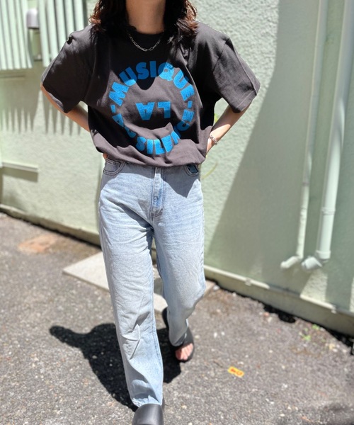 mi via loca(ミヴィアロカ)の「UNITED ATHLE MUSIQUE Tシャツ 【MV-011】(Tシャツ/カットソー・レディース・ライトピンク/オフホワイト/スミクロ・MEDIUM/LARGE)」の11枚目の写真