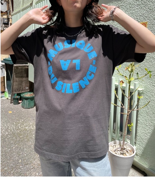 mi via loca(ミヴィアロカ)の「UNITED ATHLE MUSIQUE Tシャツ 【MV-011】(Tシャツ/カットソー・レディース・ライトピンク/オフホワイト/スミクロ・MEDIUM/LARGE)」の12枚目の写真