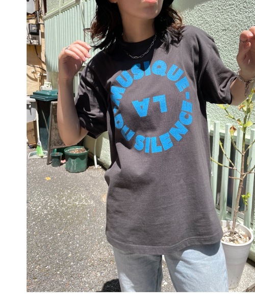 mi via loca(ミヴィアロカ)の「UNITED ATHLE MUSIQUE Tシャツ 【MV-011】(Tシャツ/カットソー・レディース・ライトピンク/オフホワイト/スミクロ・MEDIUM/LARGE)」の13枚目の写真