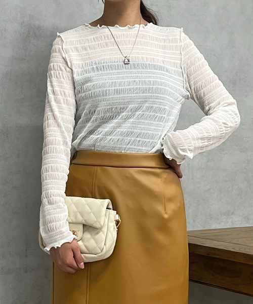 un dix cors(アンディコール)の「前後2WAYシャーリングシアープルオーバー(Tシャツ/カットソー・レディース・オフホワイト/ブラック・FREE)」の3枚目の写真