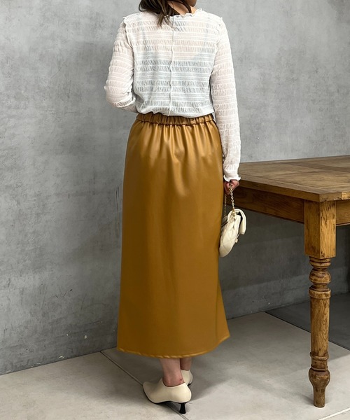 un dix cors(アンディコール)の「前後2WAYシャーリングシアープルオーバー(Tシャツ/カットソー・レディース・オフホワイト/ブラック・FREE)」の14枚目の写真