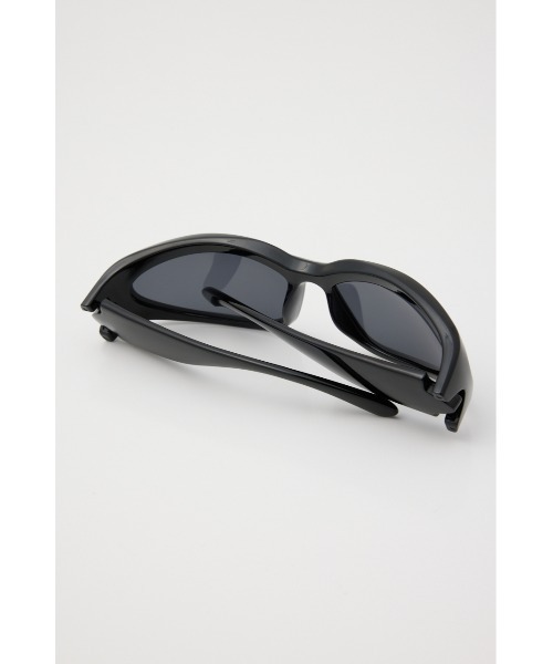 SLY（スライ）の「ELLA FULL RIM EYEWEAR エラ フル リム アイウェア サングラス 紫外線遮蔽率99%以上（サングラス・レディース・ブラック/グレー・FREE）」の4枚目の写真