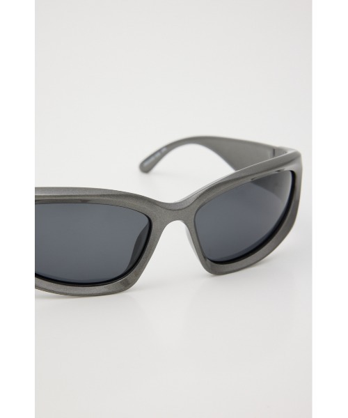 SLY（スライ）の「ELLA FULL RIM EYEWEAR エラ フル リム アイウェア サングラス 紫外線遮蔽率99%以上（サングラス・レディース・ブラック/グレー・FREE）」の16枚目の写真