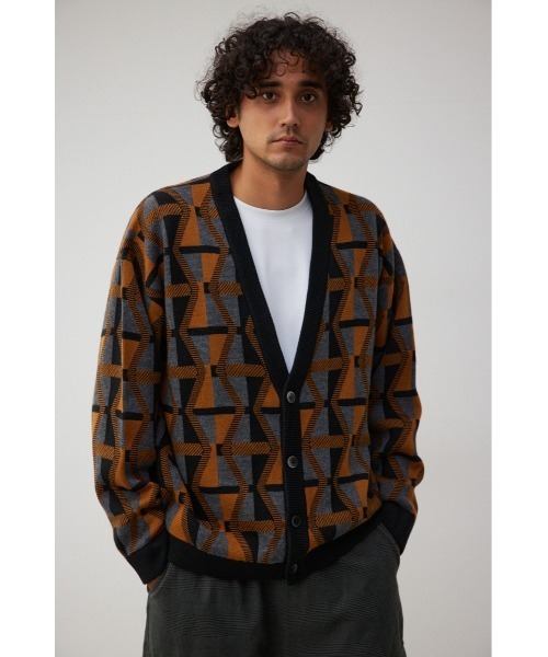 AZUL by moussy(アズールバイマウジー)の「レトロ総柄ジャガードカーディガン(カーディガン/ボレロ・メンズ・イエロー系その他/ブラック系その他/レッド系その他・MEDIUM/LARGE)」の8枚目の写真