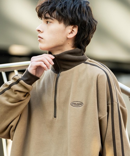 Rocky Monroe（ロッキーモンロー）の「オーバーサイズフリースハーフジッププルオーバー サイドライン ワンポイント刺繍スウェット トラックジャケット（スウェット・メンズ・グレー/ブルー/ロイヤルブルー/ベージュ/グレイッシュベージュ/ホワイト/ダークパープル/ライトブラック/ダークオレンジ/ダークグリーン/ブラック/ネイビー/オレンジ/オフホワイト/ダークネイビー/ライトグレー/グリーン/パープル/ブラック×ホワイト/ネイビー×ホワイト/ホワイト×ブラック・XL/M/L）」の10枚目の写真