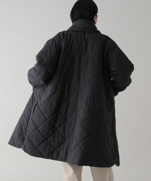 studio CLIP（スタディオクリップ）の「《natural by clip》マフラー付きキルトコート（モッズコート・レディース・チャコール/ベージュ・FREE）」の7枚目の写真