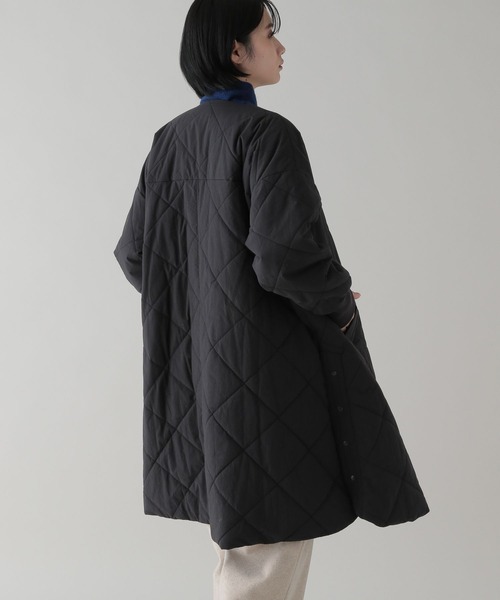studio CLIP（スタディオクリップ）の「《natural by clip》マフラー付きキルトコート（モッズコート・レディース・チャコール/ベージュ・FREE）」の11枚目の写真