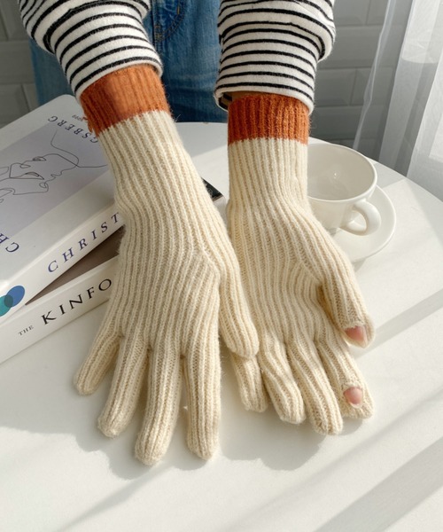 wears(ウェアーズ)の「【スマホ対応】バイカラー手袋(手袋・レディース・アイボリー/レッド/ブルー/ネイビー/グレー・FREE)」の7枚目の写真