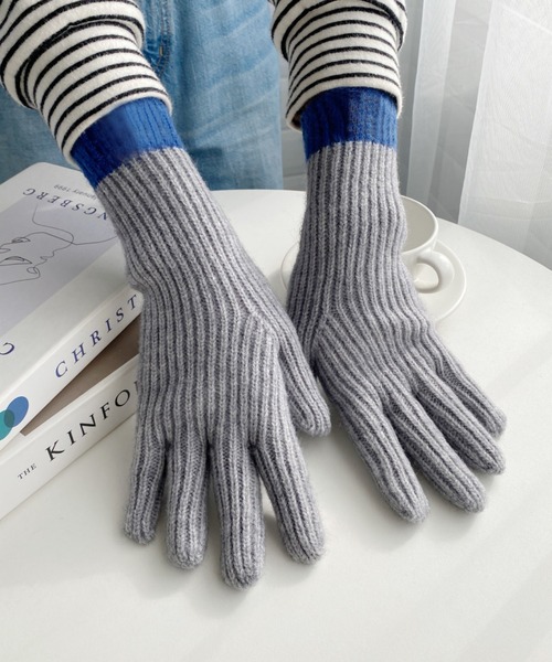 wears(ウェアーズ)の「【スマホ対応】バイカラー手袋(手袋・レディース・アイボリー/レッド/ブルー/ネイビー/グレー・FREE)」の11枚目の写真