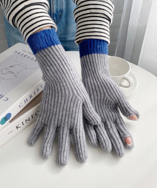 wears(ウェアーズ)の「【スマホ対応】バイカラー手袋(手袋・レディース・アイボリー/レッド/ブルー/ネイビー/グレー・FREE)」の12枚目の写真
