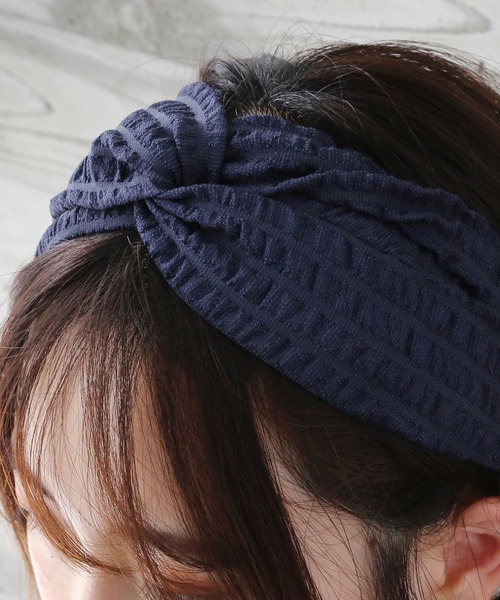 colleca la（コレカラ）の「ぽこぽこリップルヘアターバン（ヘアバンド・レディース・ブラック/カーキ/ネイビー・ﾌﾘ-）」の6枚目の写真