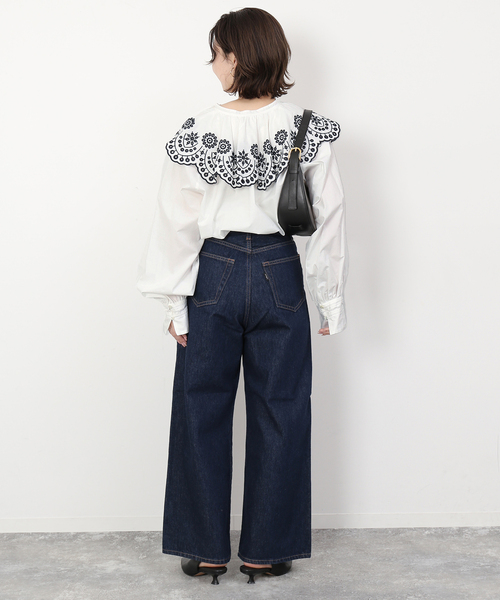 SLOBE IENA(スローブイエナ)の「エンブロイダリーラッフルブラウス(シャツ/ブラウス・レディース・ホワイト/サックスブルー・FREE)」の4枚目の写真