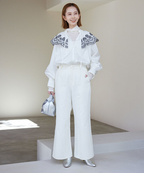 SLOBE IENA(スローブイエナ)の「エンブロイダリーラッフルブラウス(シャツ/ブラウス・レディース・ホワイト/サックスブルー・FREE)」の8枚目の写真