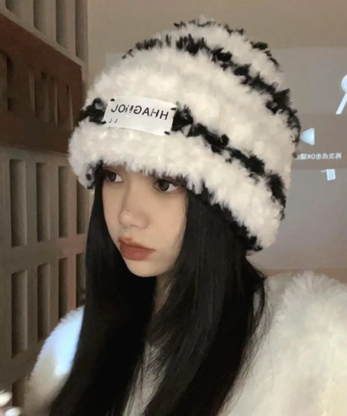 TONE SELECT GOODS（トーンセレクトグッズ）の「【float】ふわふわ ボーダー フェイクファー ニット帽（ニットキャップ/ビーニー・レディース・ブラック/ホワイト/ライトブラウン/グレー/ホワイト系・FREE）」の6枚目の写真