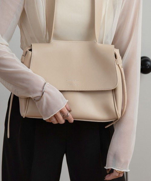 Amiur（エミレ）の「rectangle basic shoulder bag / レクタングルベーシックショルダーバッグ（ショルダーバッグ・レディース・アイボリー/ブラック/ブラウン・FREE）」の4枚目の写真