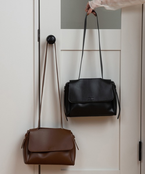 Amiur（エミレ）の「rectangle basic shoulder bag / レクタングルベーシックショルダーバッグ（ショルダーバッグ・レディース・アイボリー/ブラック/ブラウン・FREE）」の8枚目の写真
