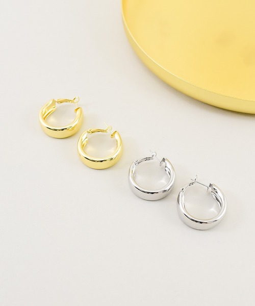 styiro(スタイロ)の「ニッケルフリー メタルワイドフープピアス(ピアス(両耳用)・レディース・シルバー/ゴールド・FREE)」の3枚目の写真
